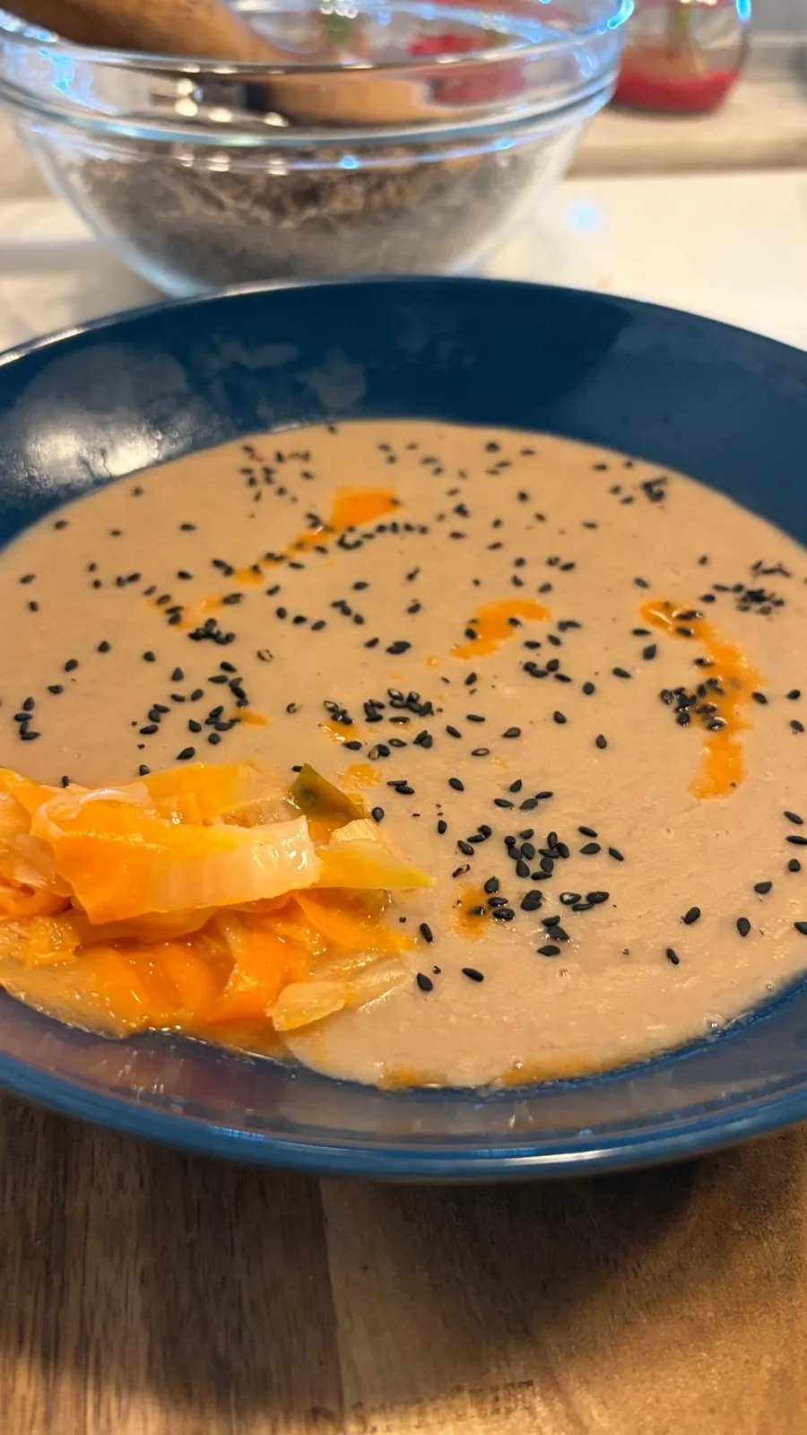 Cream with fermented vegetables and sesame